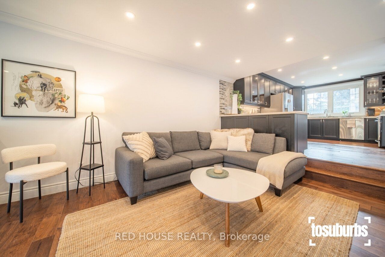 3256 Cindy Cres