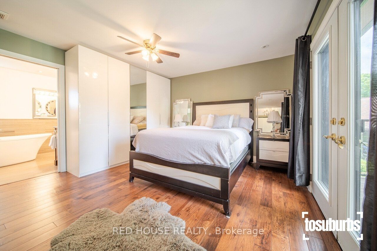 3256 Cindy Cres
