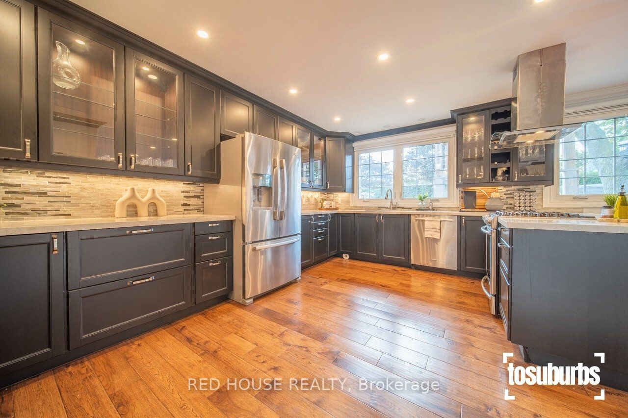 3256 Cindy Cres