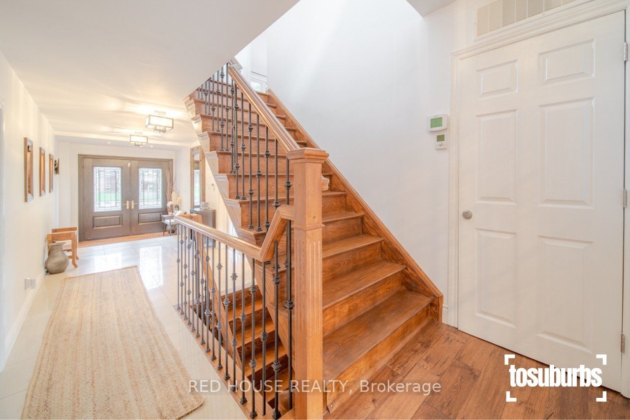 3256 Cindy Cres