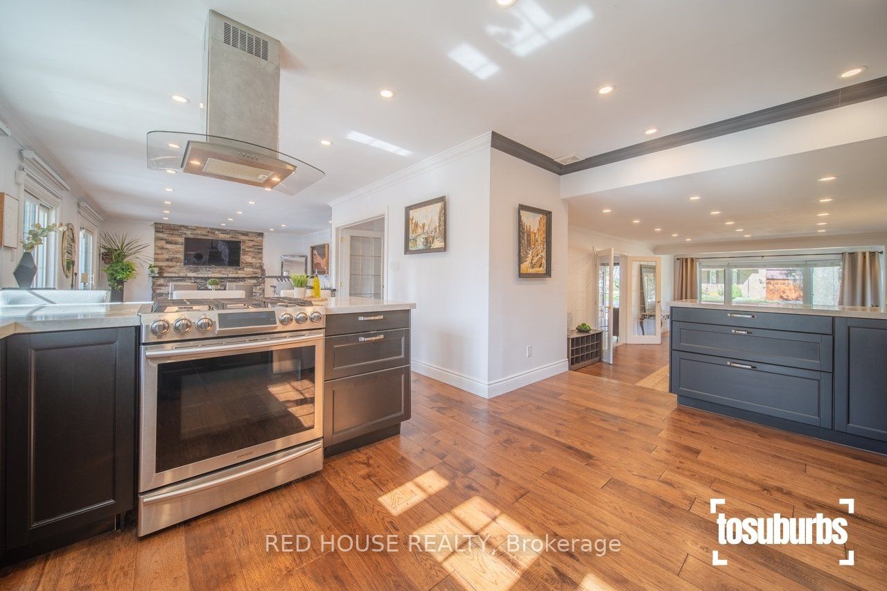 3256 Cindy Cres