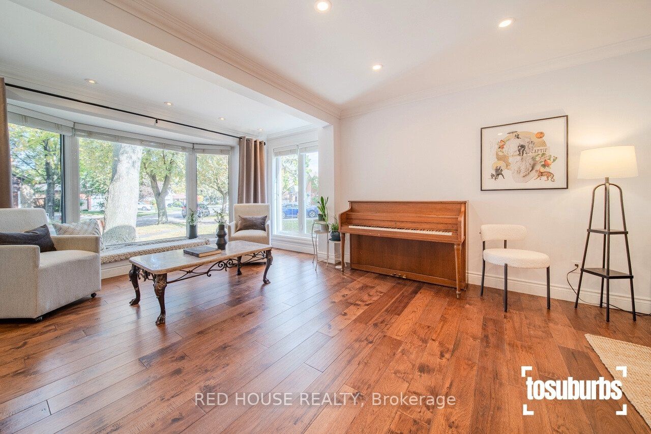 3256 Cindy Cres