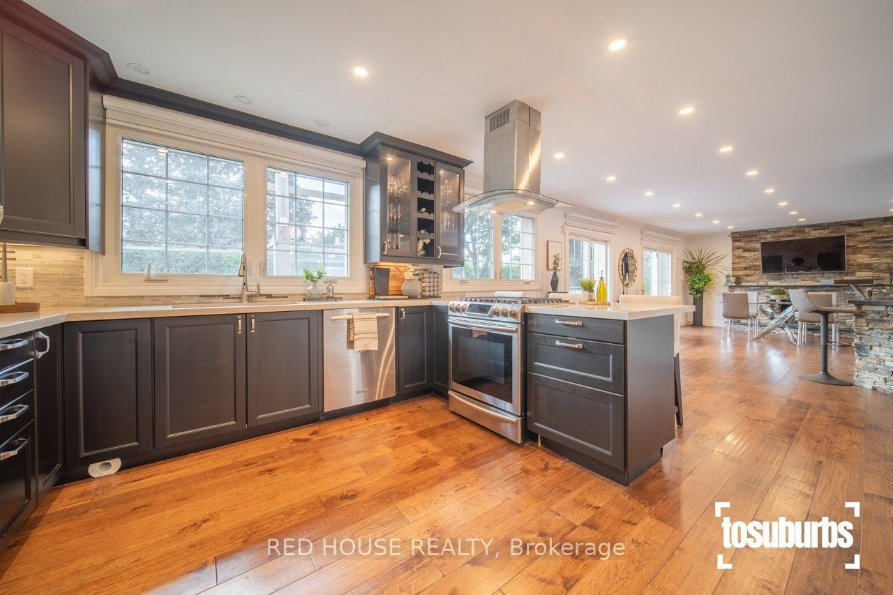 3256 Cindy Cres