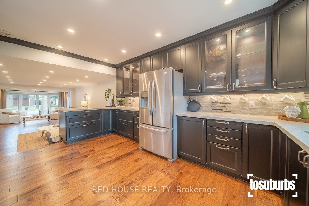 3256 Cindy Cres