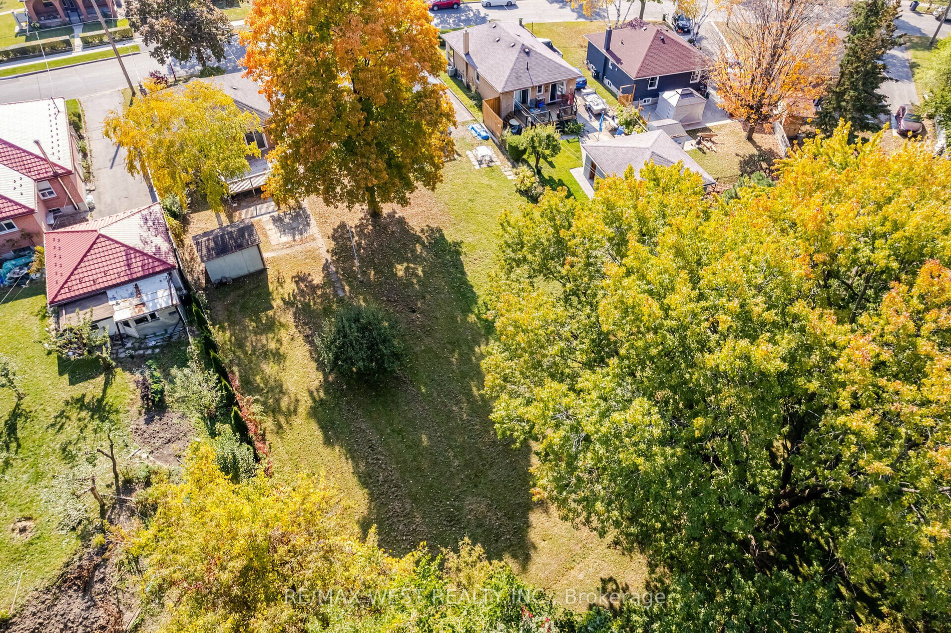 22 Loney Ave