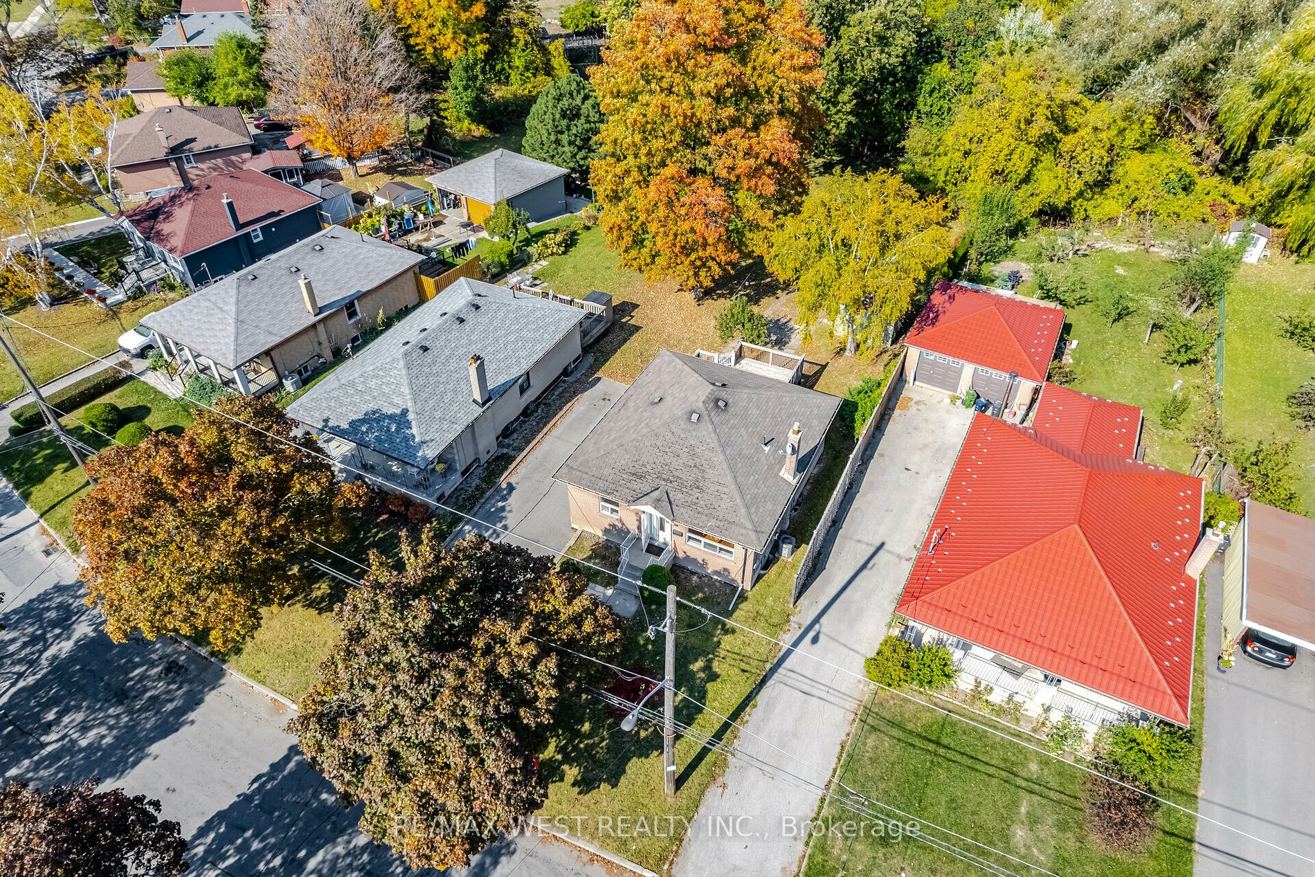 22 Loney Ave