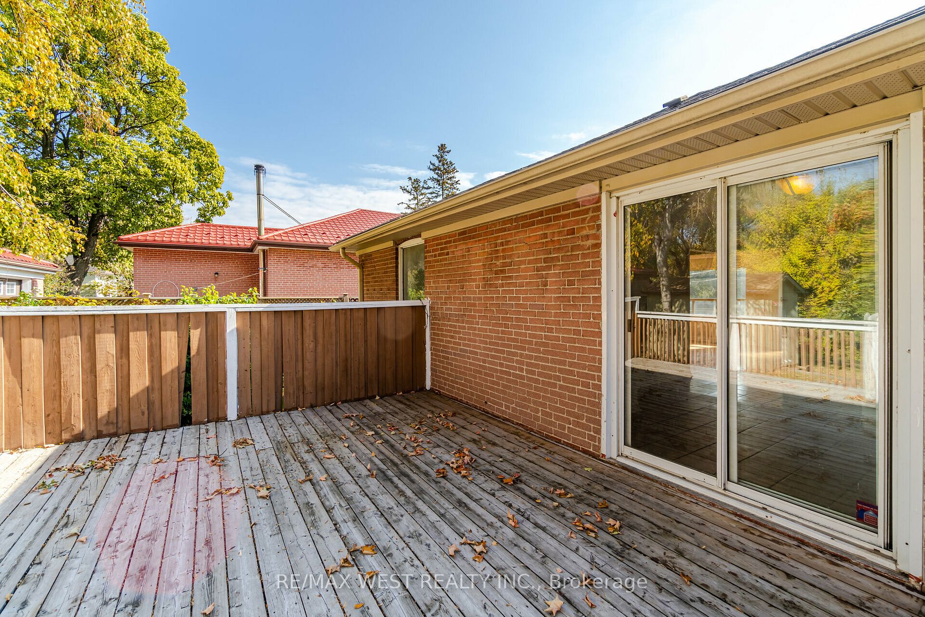 22 Loney Ave