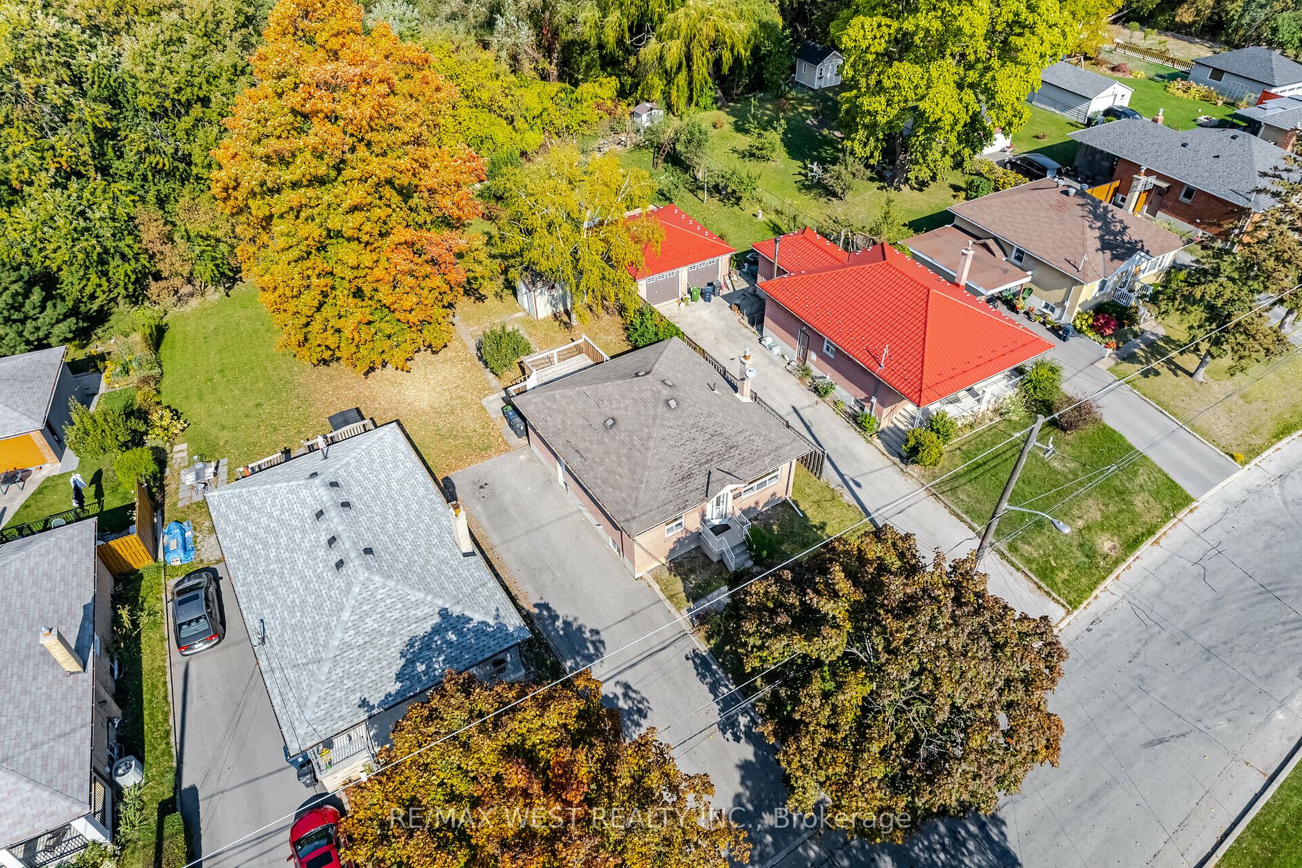 22 Loney Ave