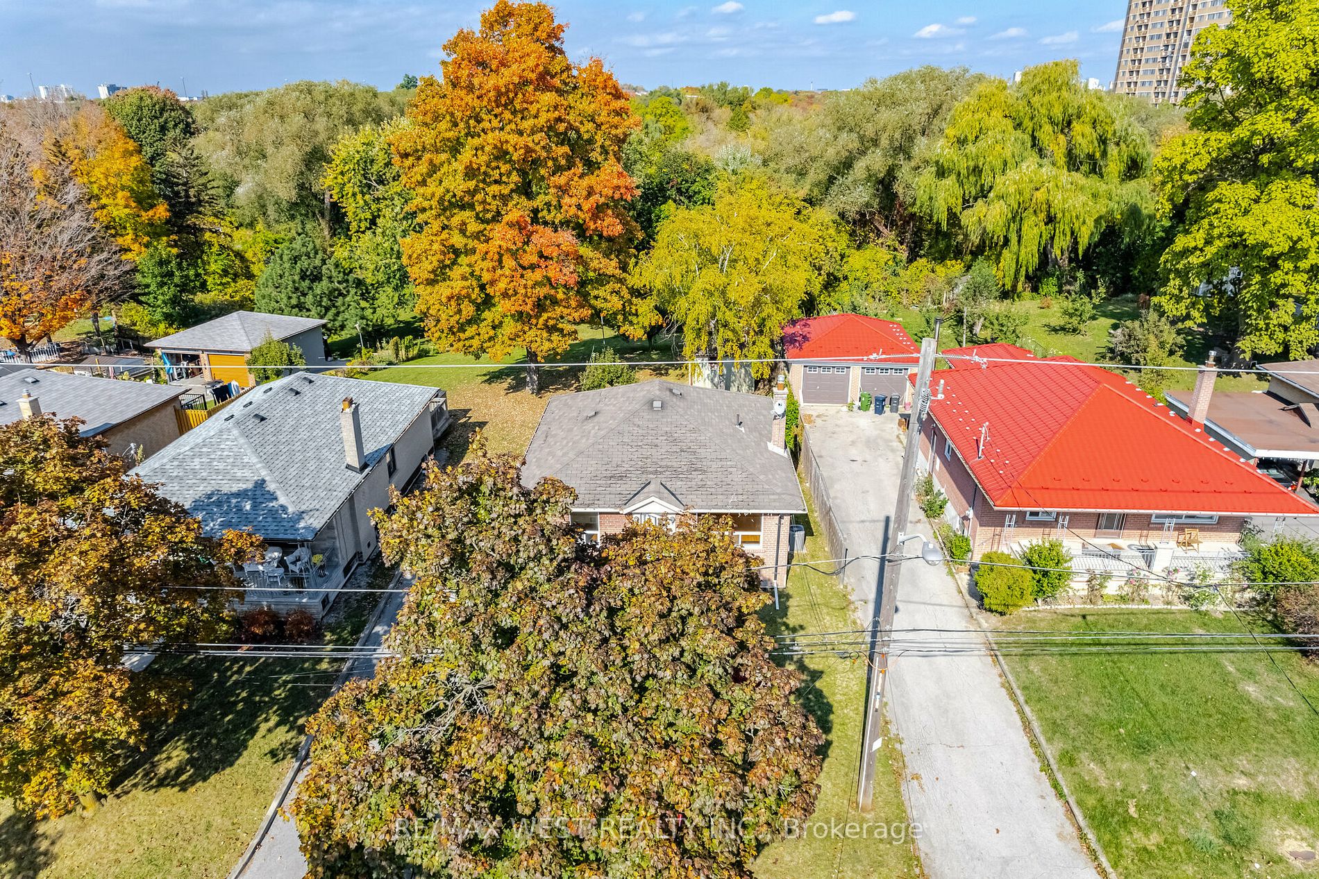 22 Loney Ave