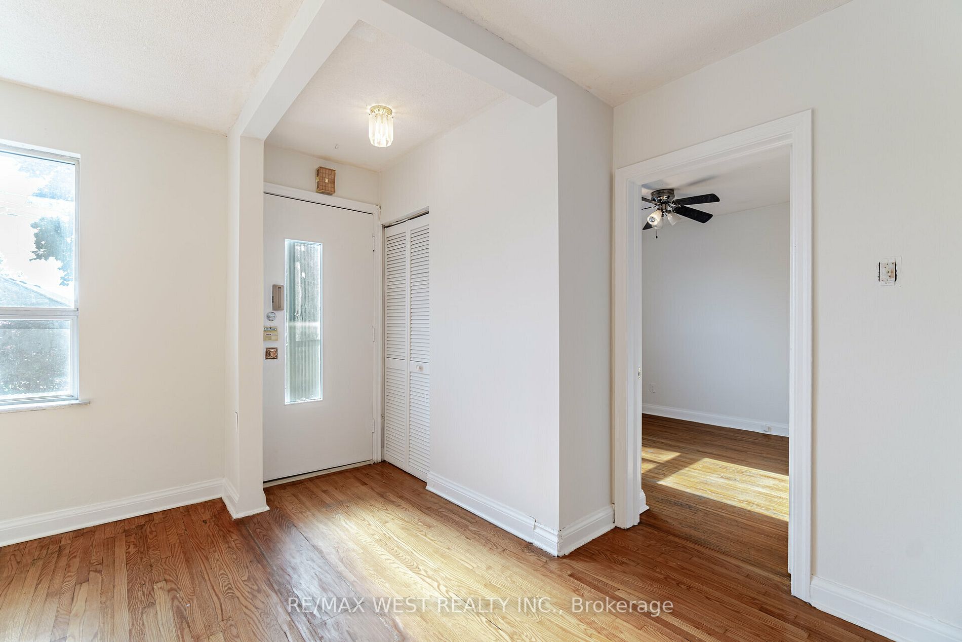 22 Loney Ave