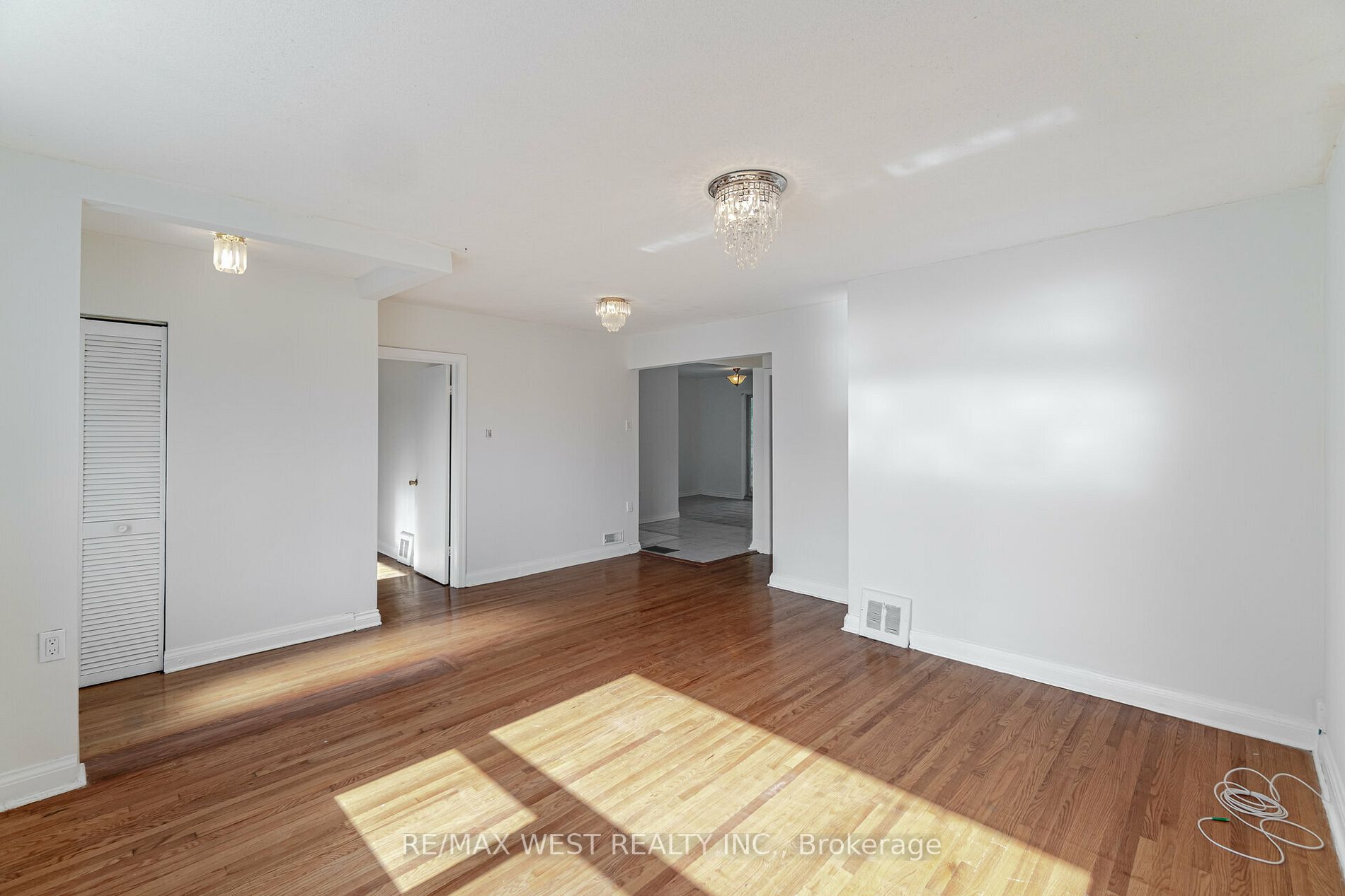 22 Loney Ave