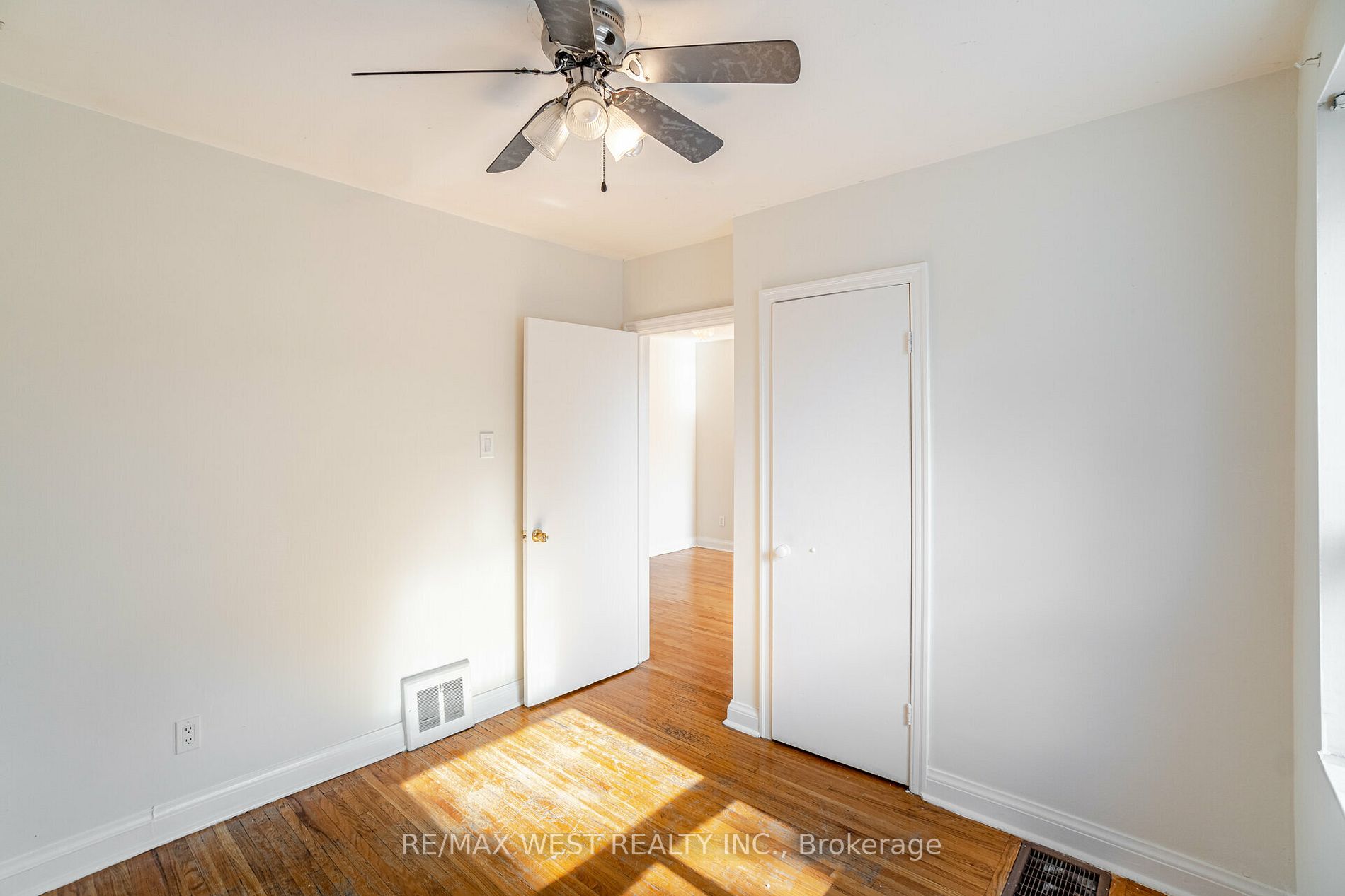 22 Loney Ave