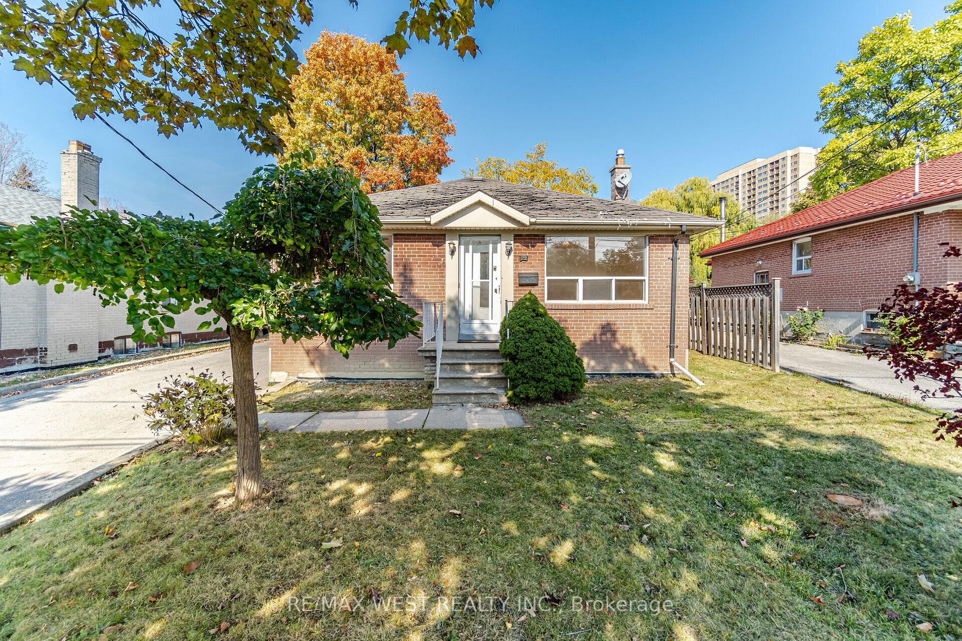 22 Loney Ave