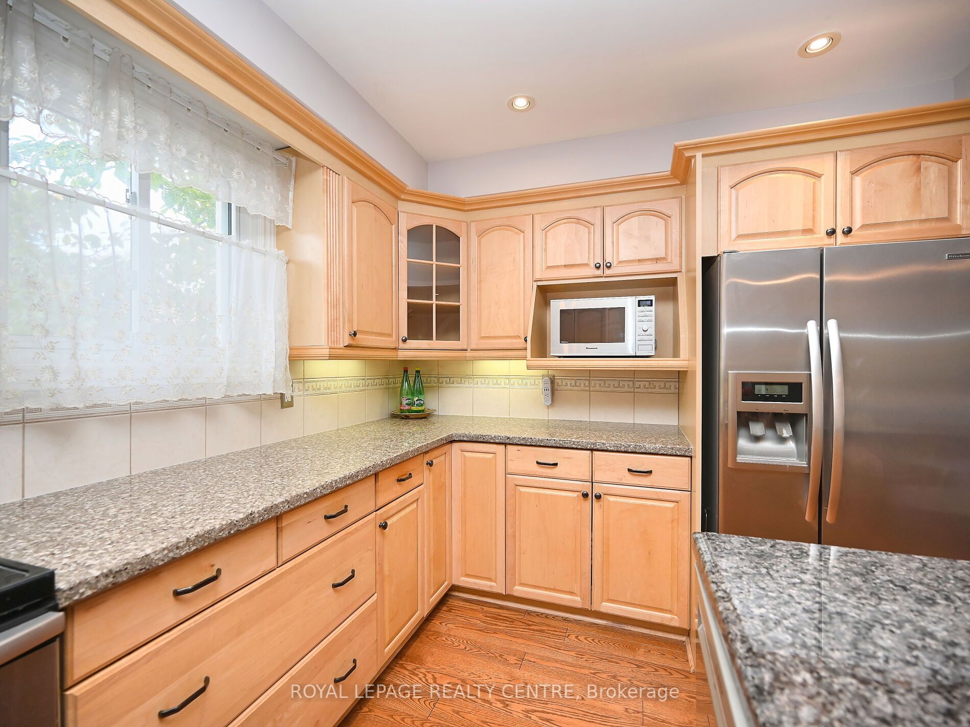 2519 Kingsberry Cres