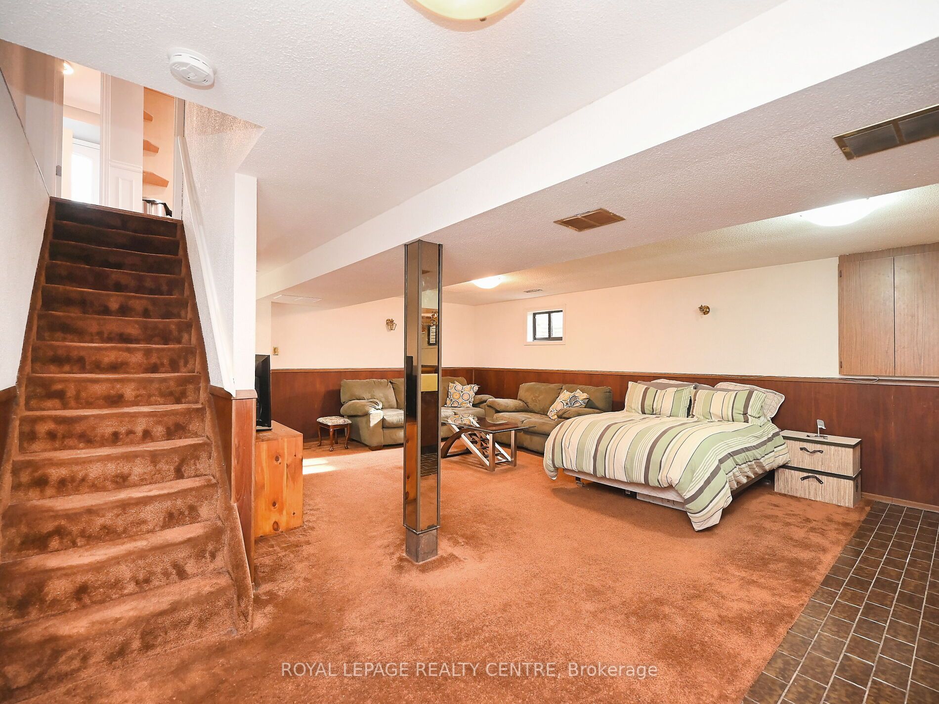 2519 Kingsberry Cres