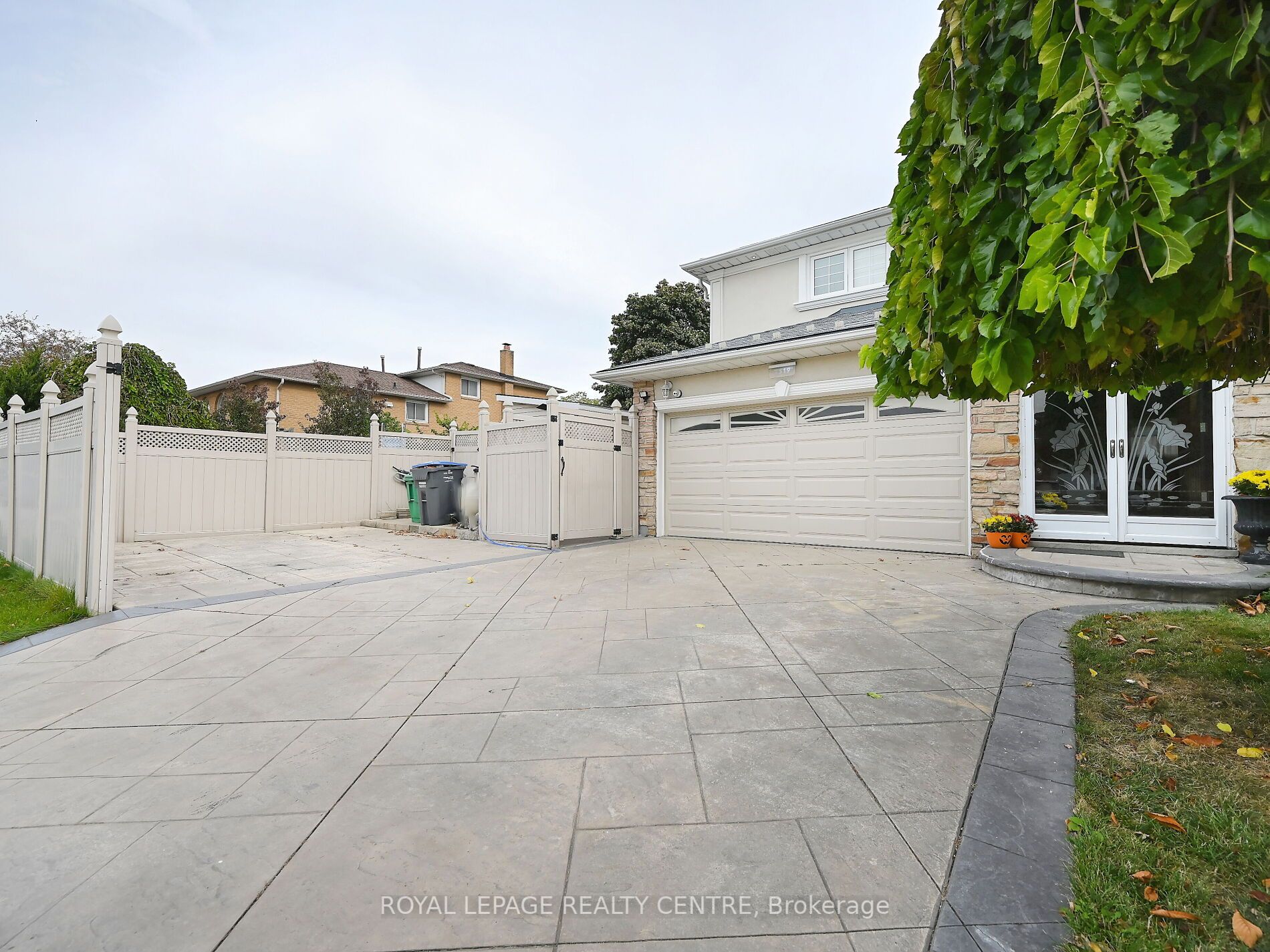 2519 Kingsberry Cres