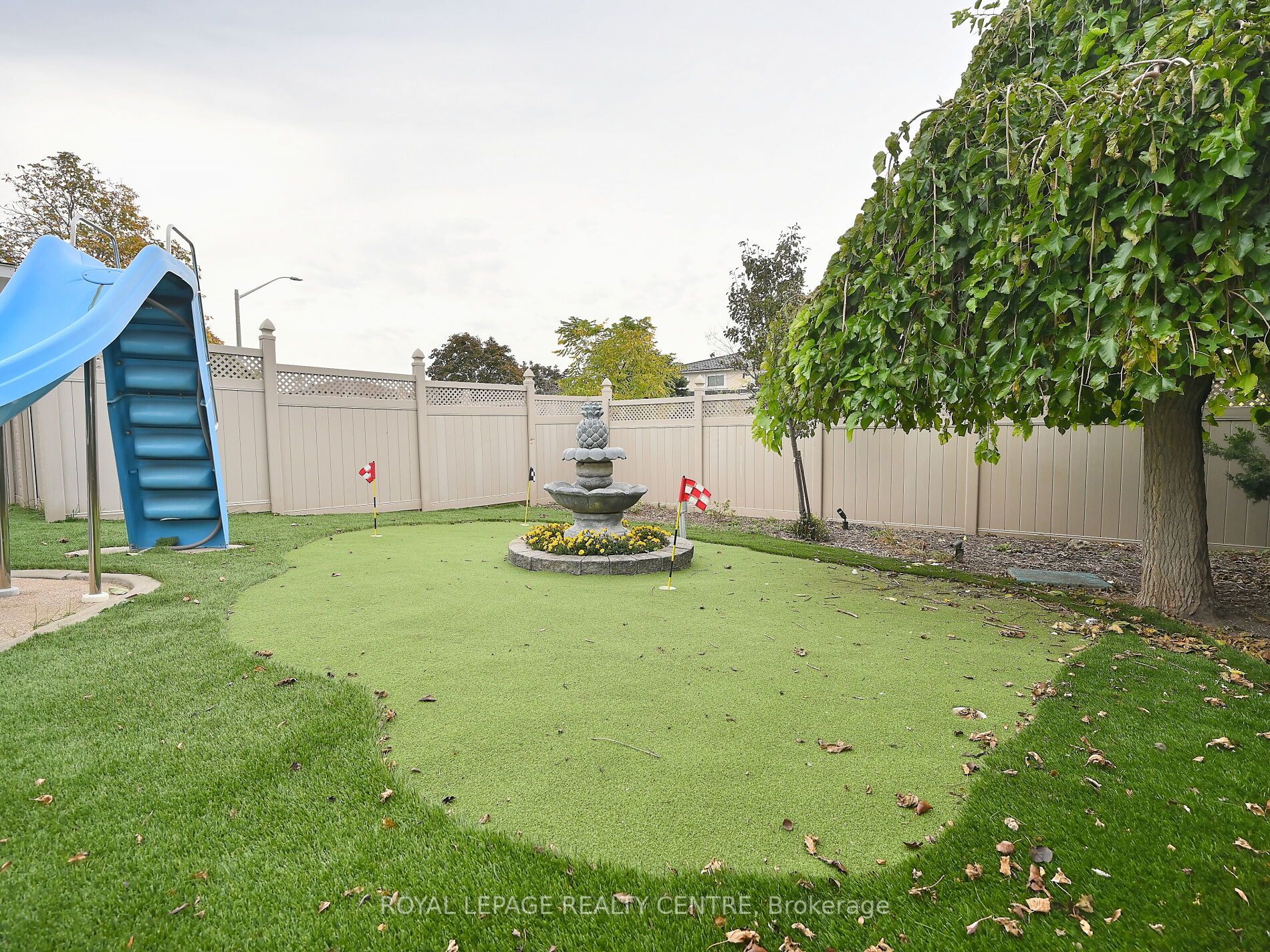 2519 Kingsberry Cres