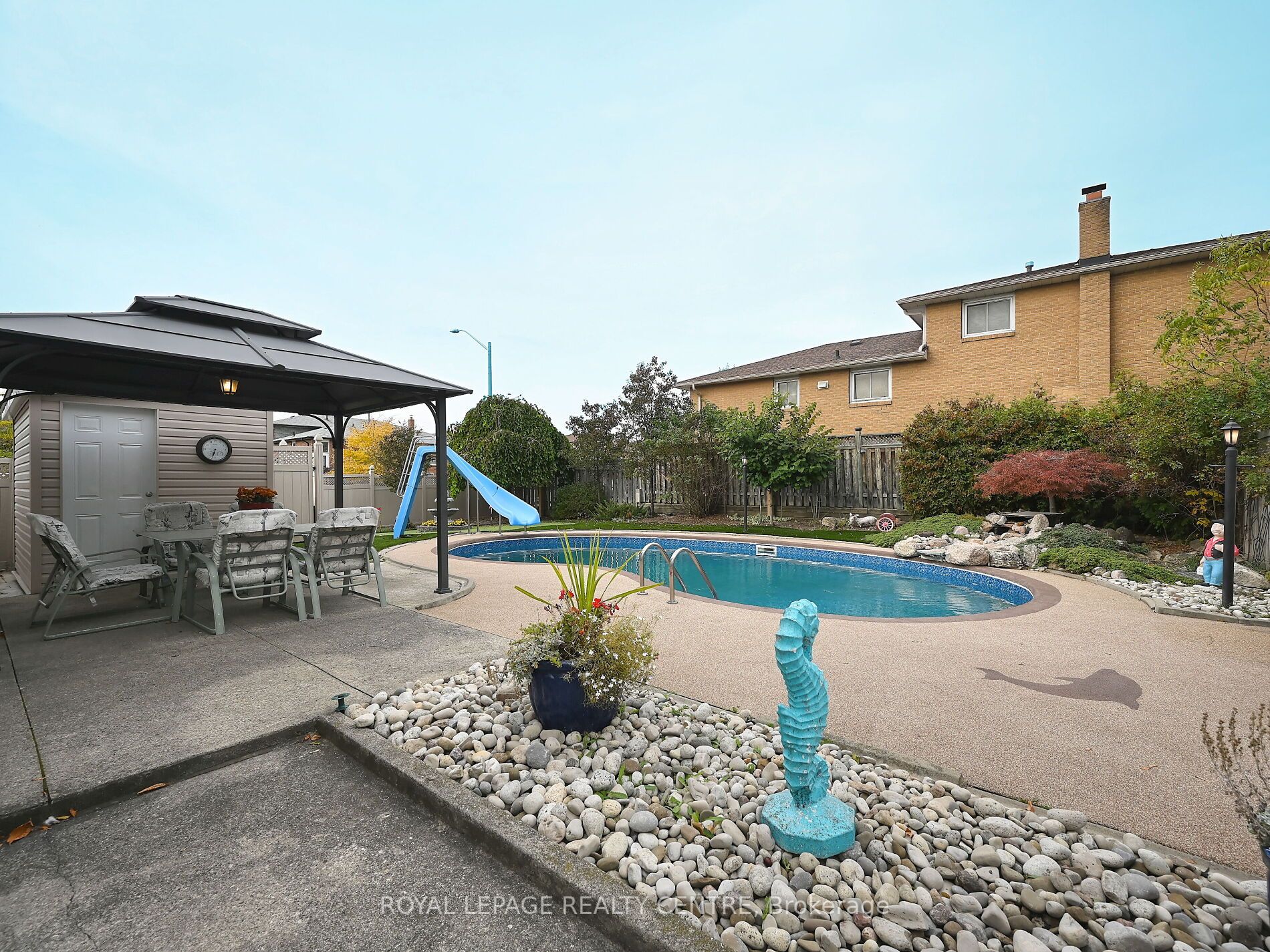 2519 Kingsberry Cres