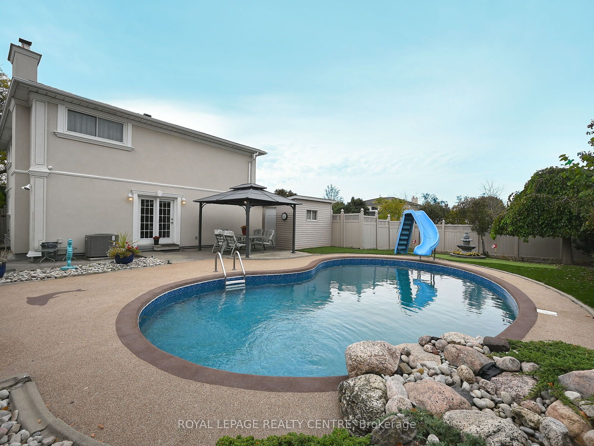2519 Kingsberry Cres