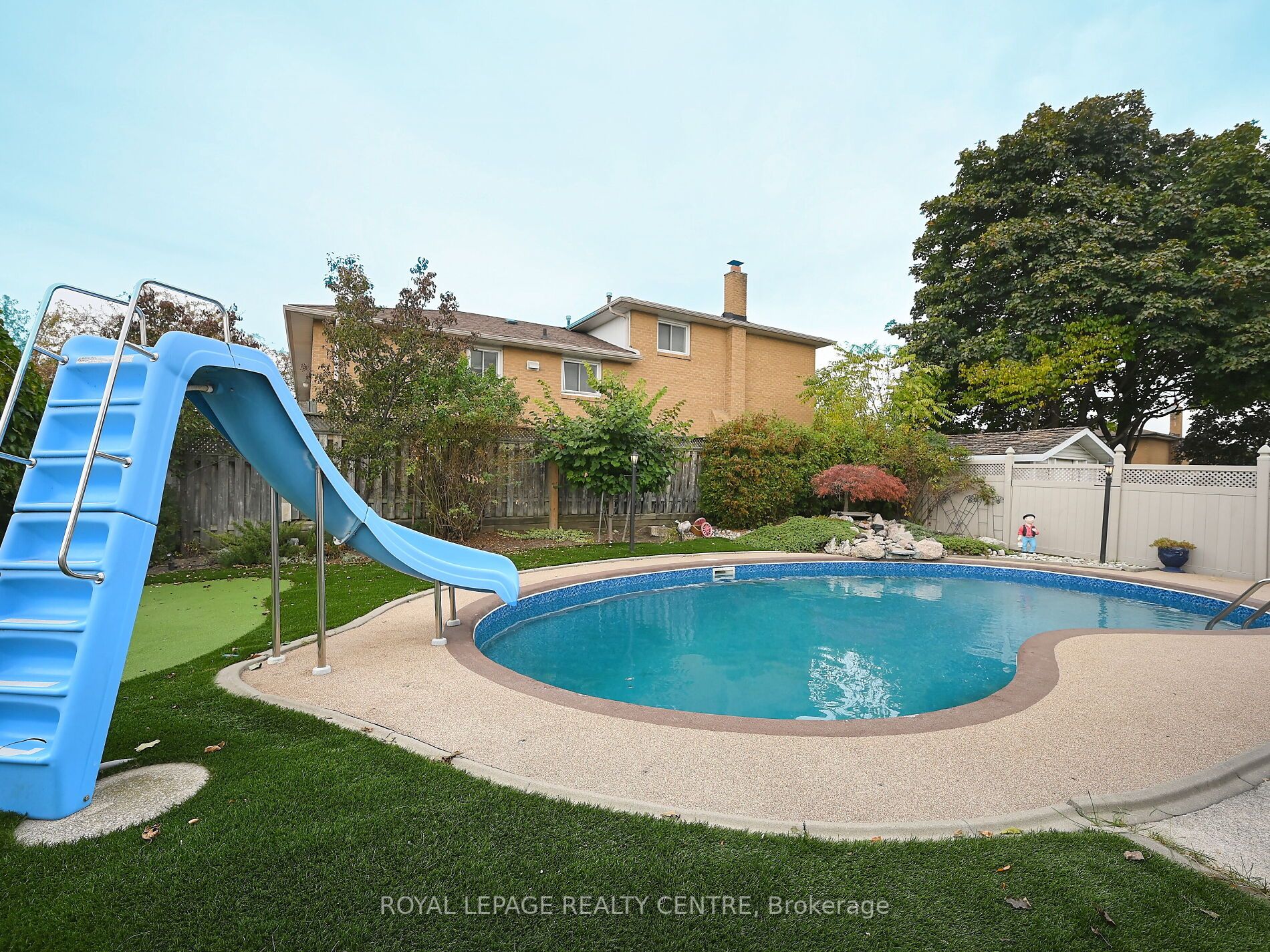 2519 Kingsberry Cres