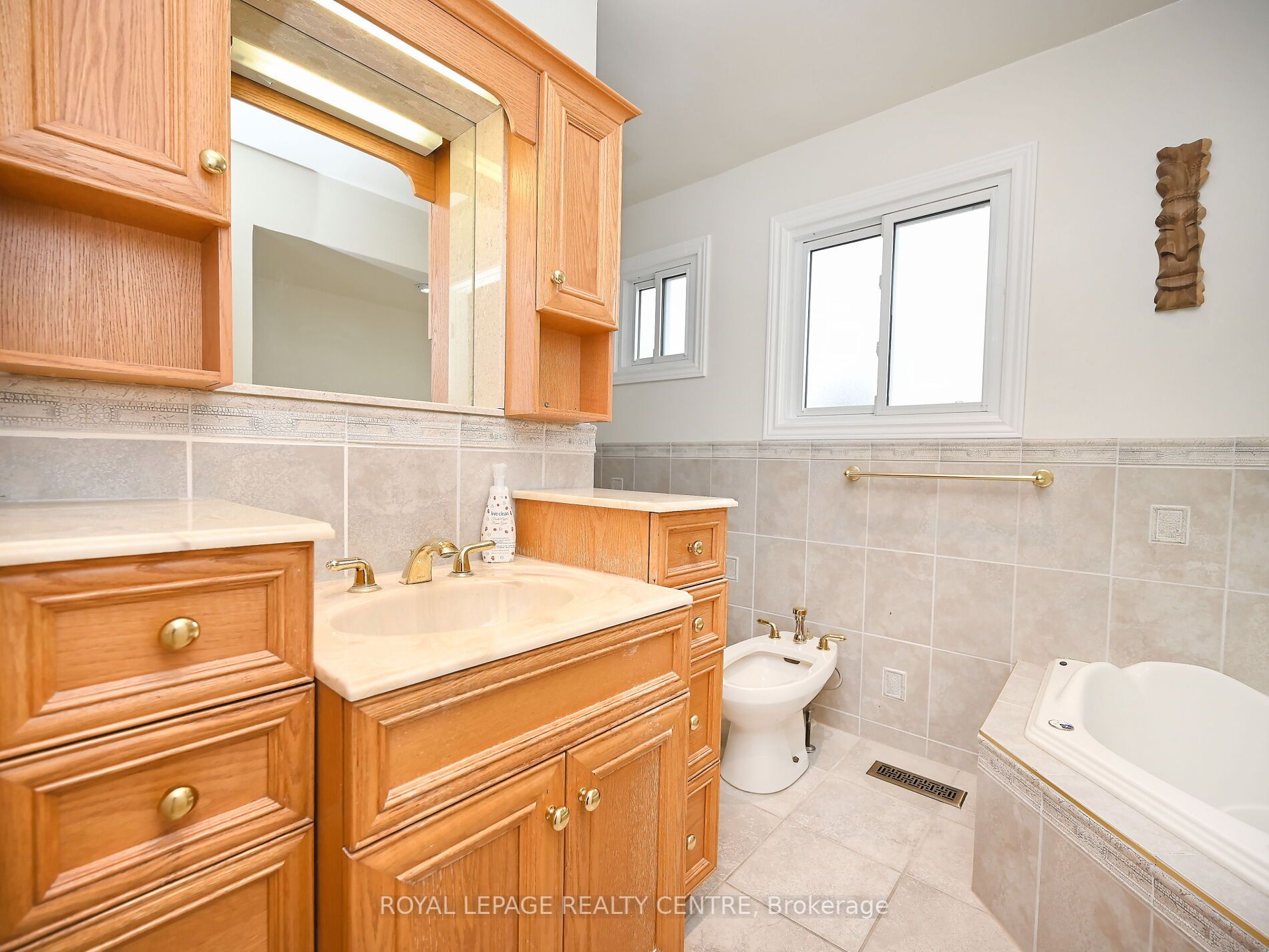 2519 Kingsberry Cres