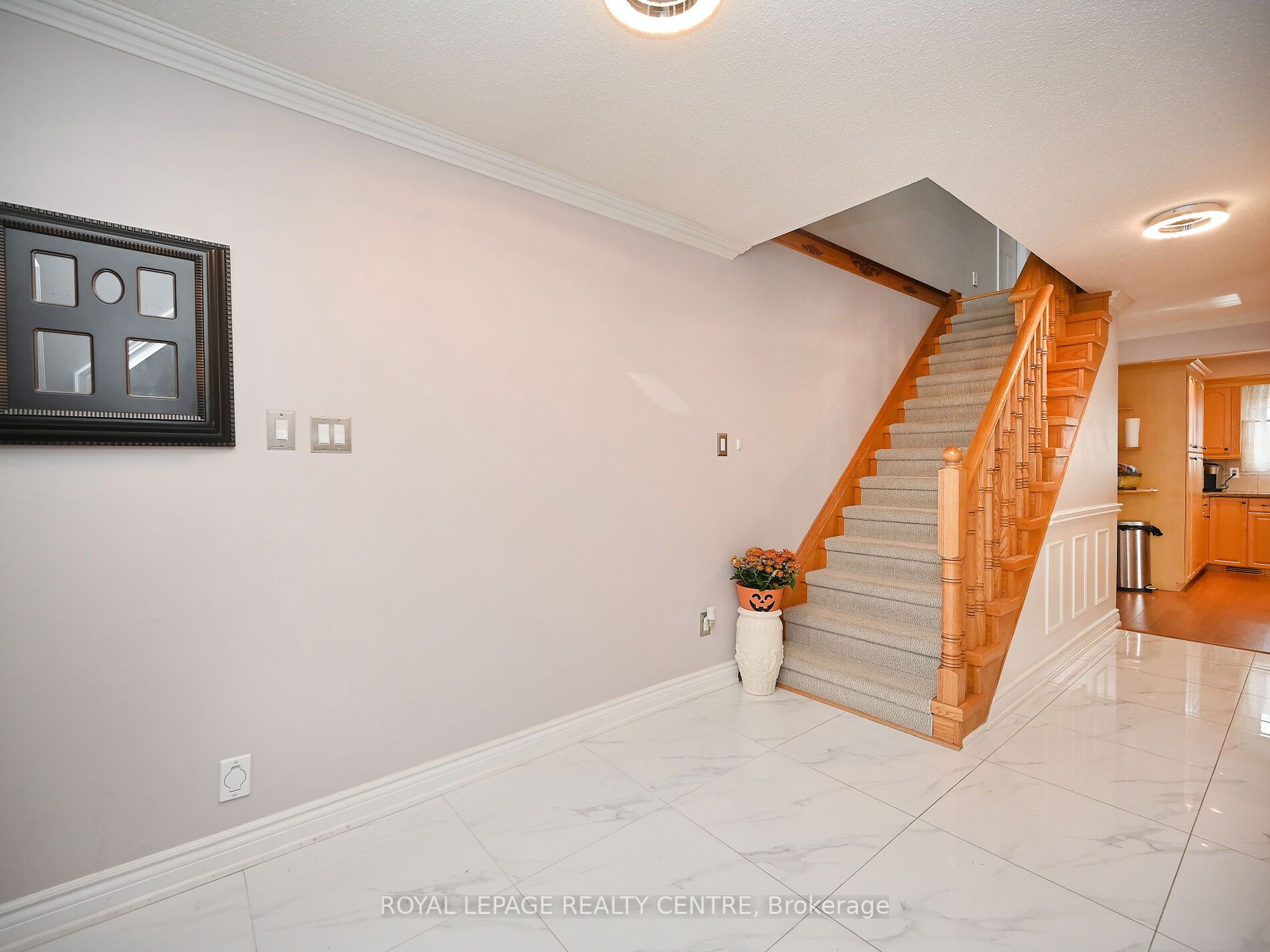 2519 Kingsberry Cres