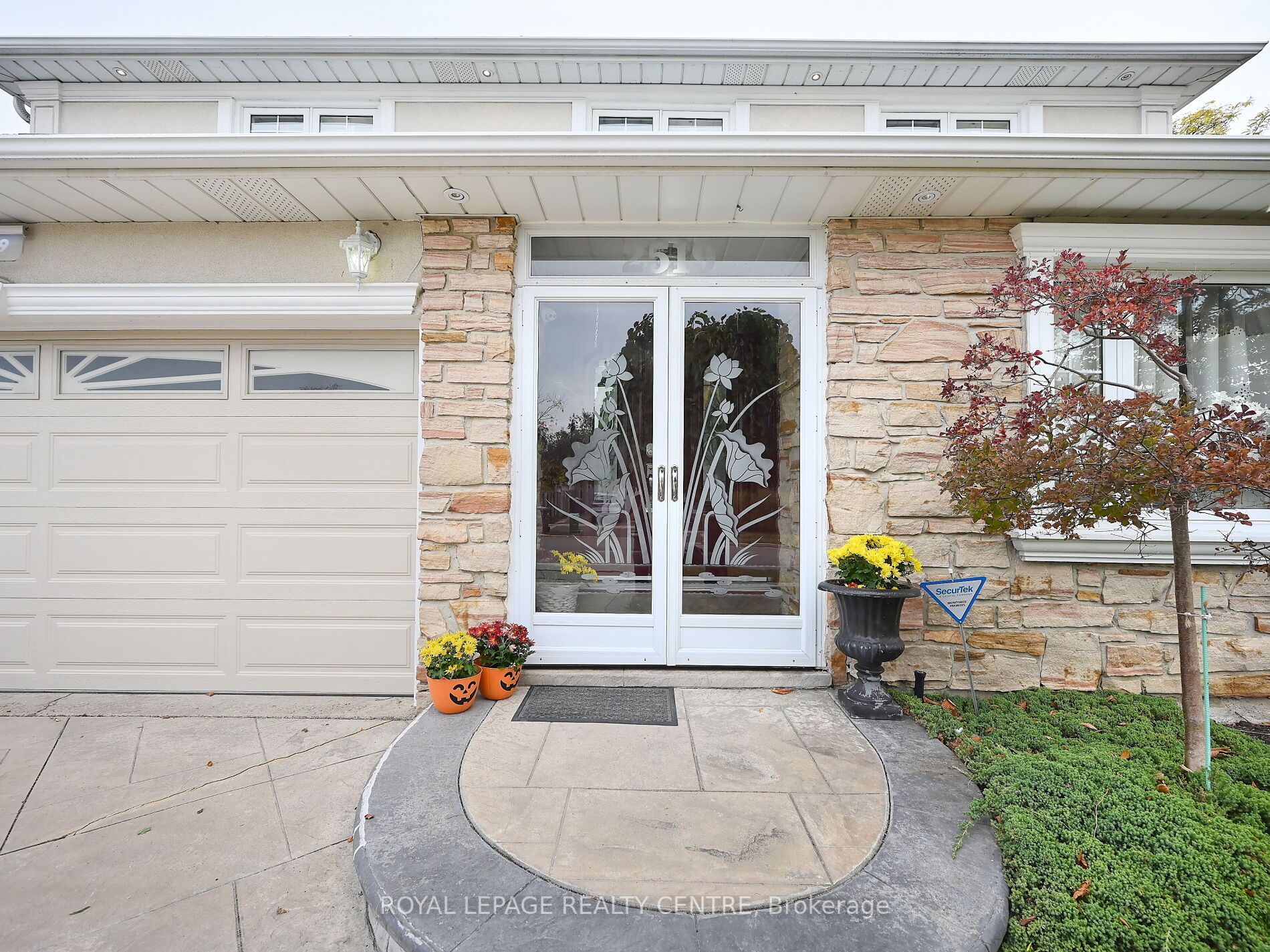2519 Kingsberry Cres