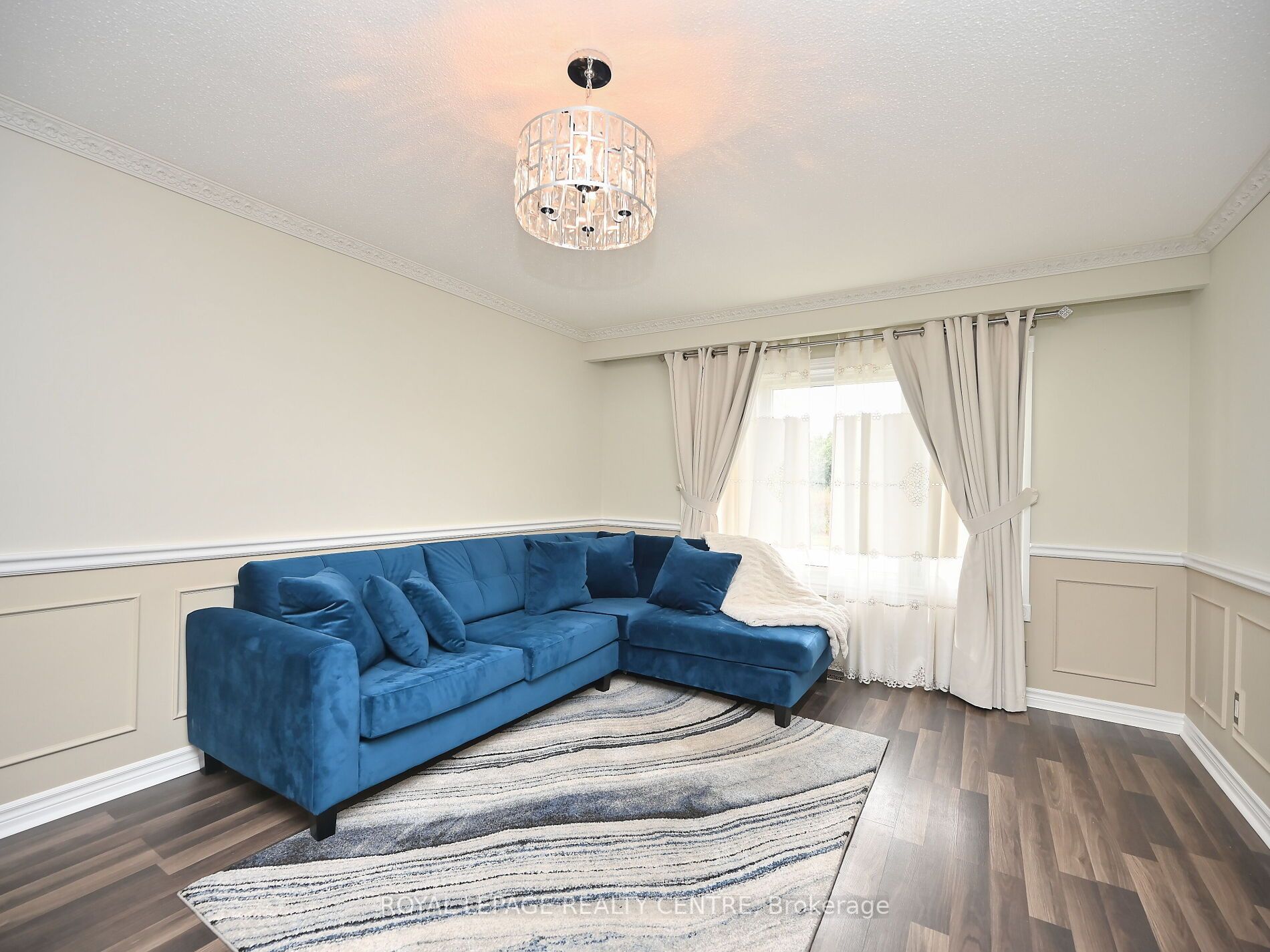 2519 Kingsberry Cres