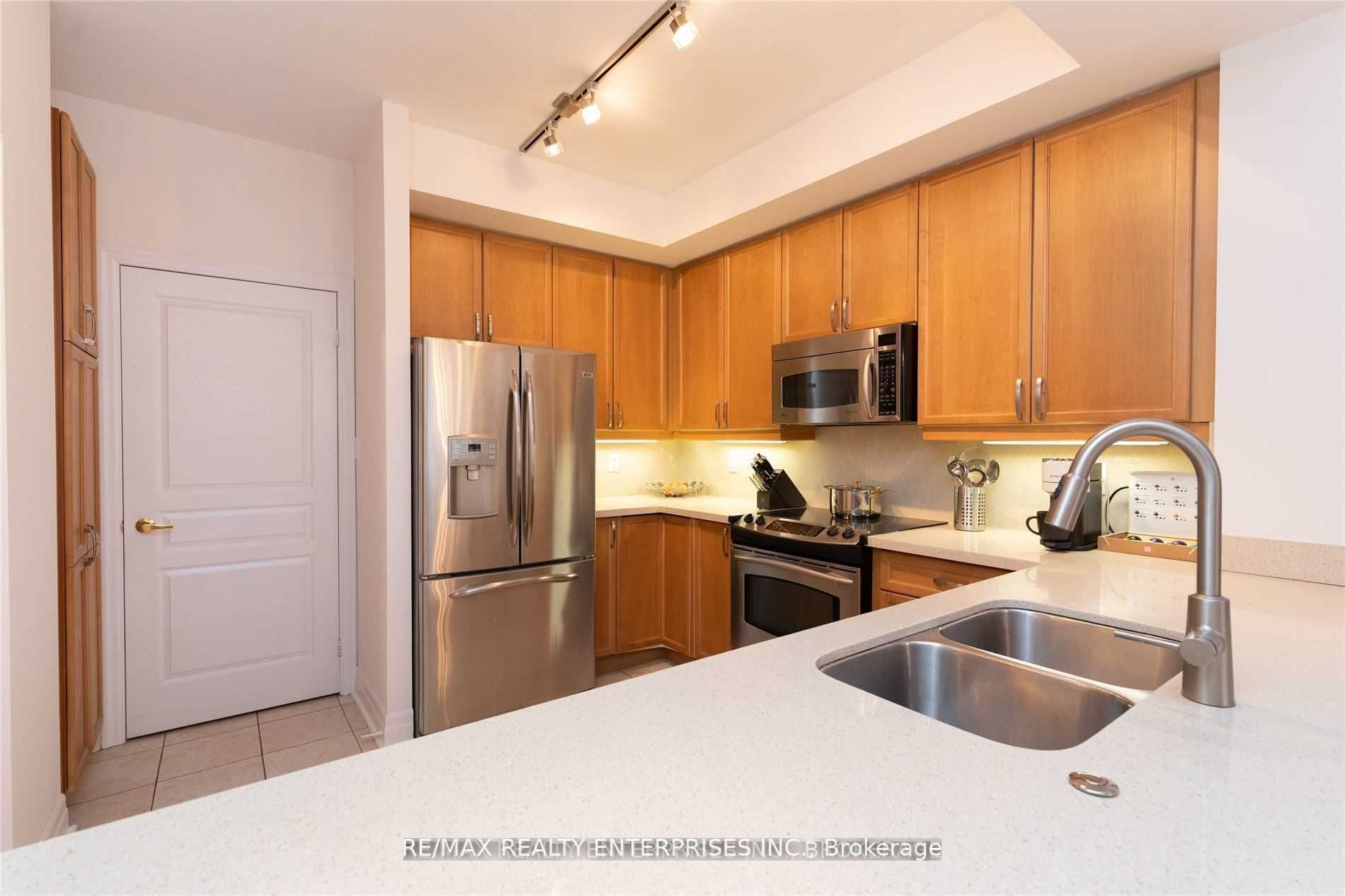 80 Port Street E, #208