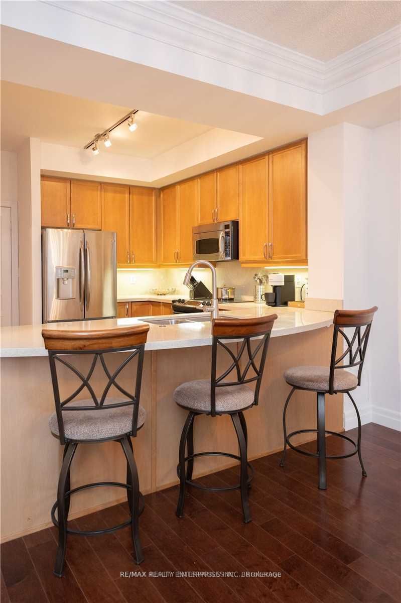 80 Port Street E, #208