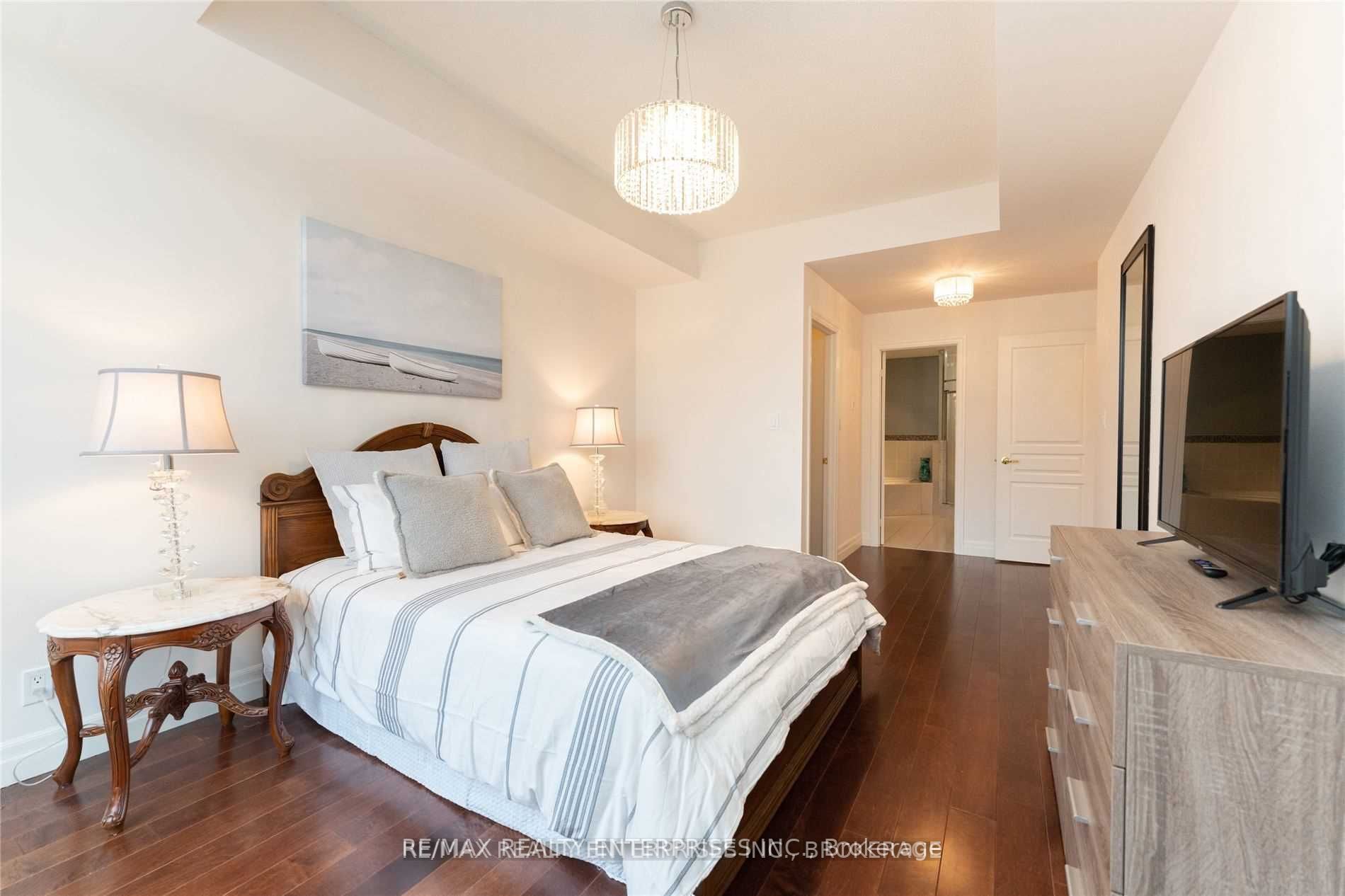 80 Port Street E, #208