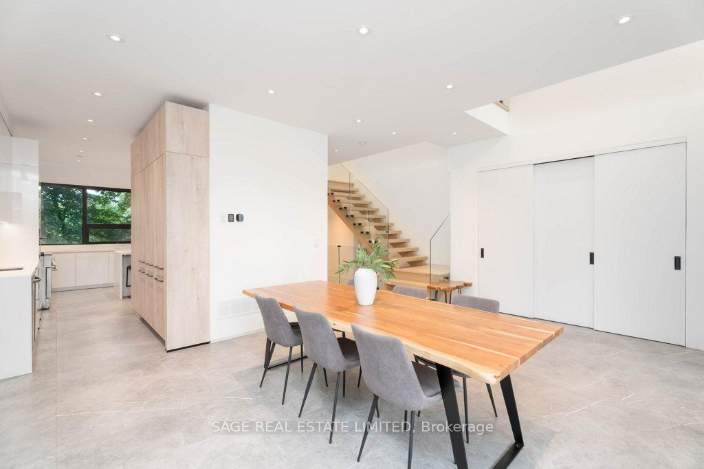 67 Jellicoe Avenue