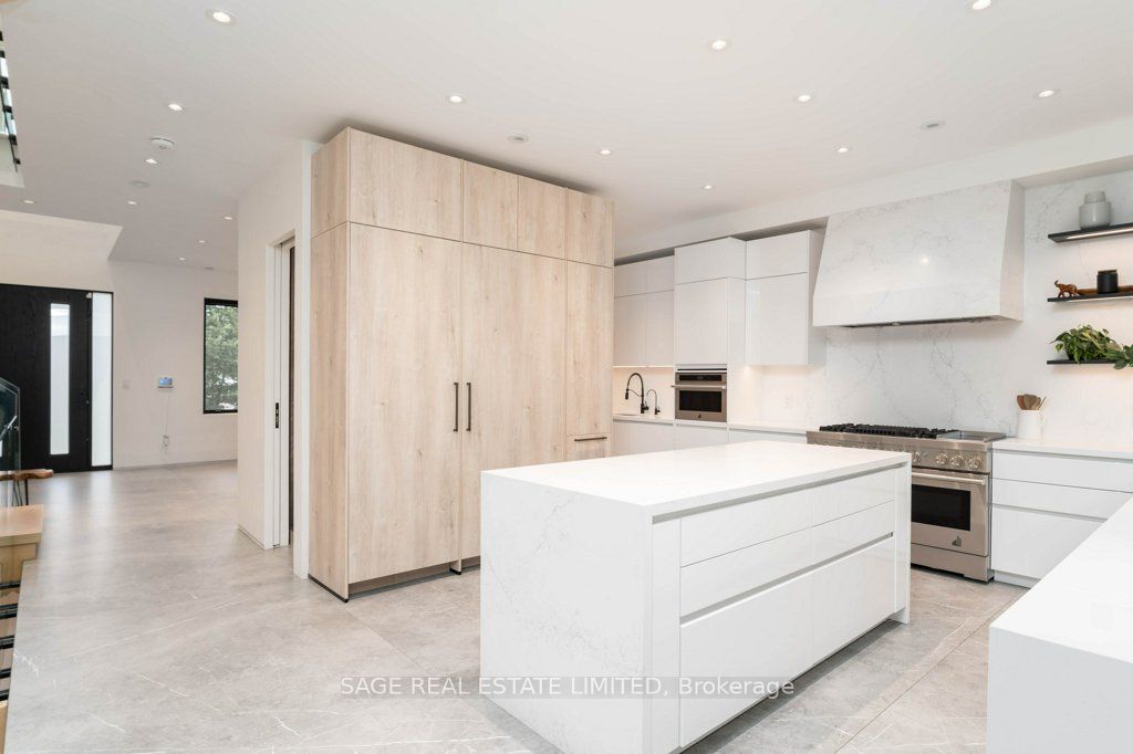 67 Jellicoe Avenue
