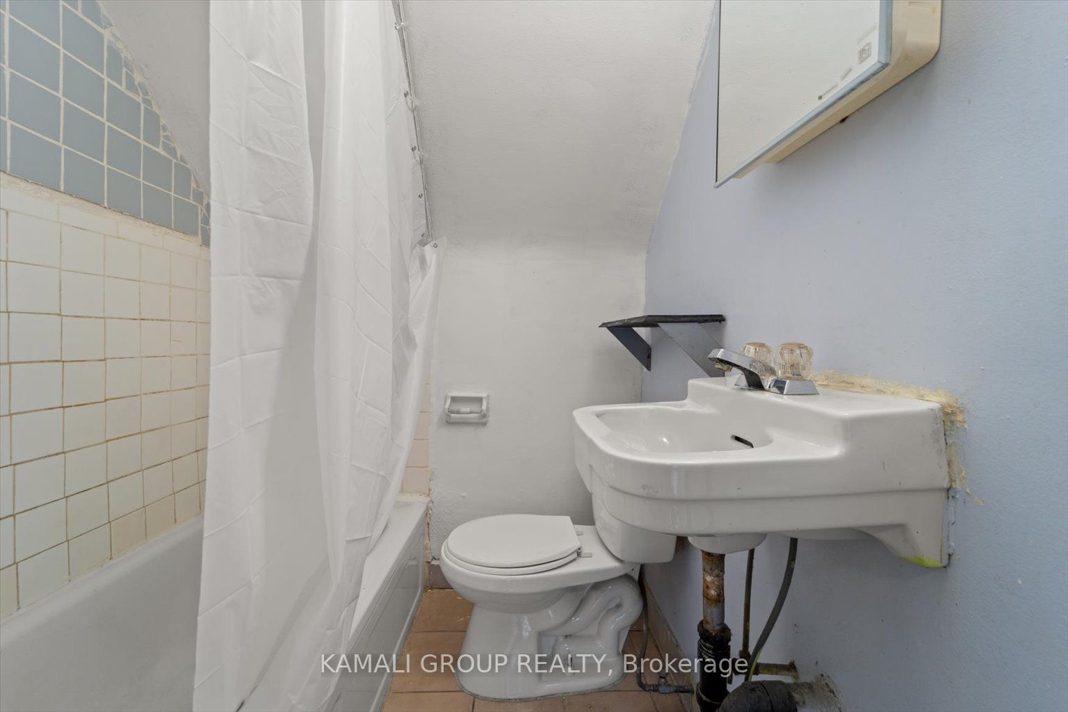 32 Emerson Ave, #Unit 4