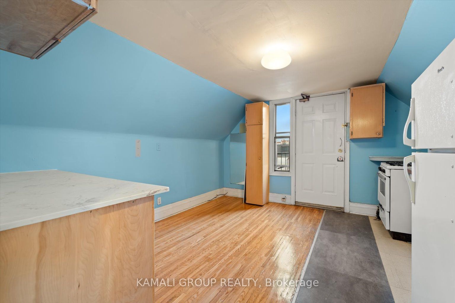 32 Emerson Ave, #Unit 4