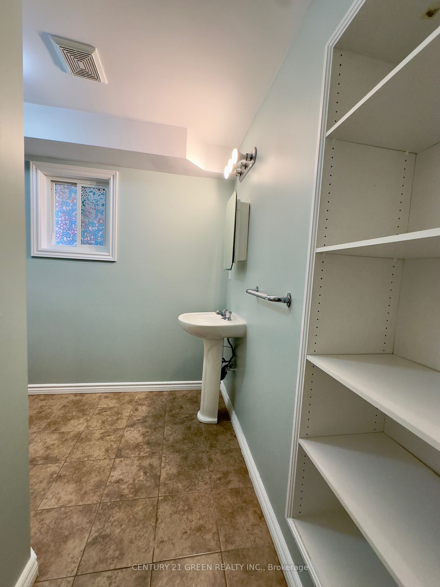 36 Hiberton Cres