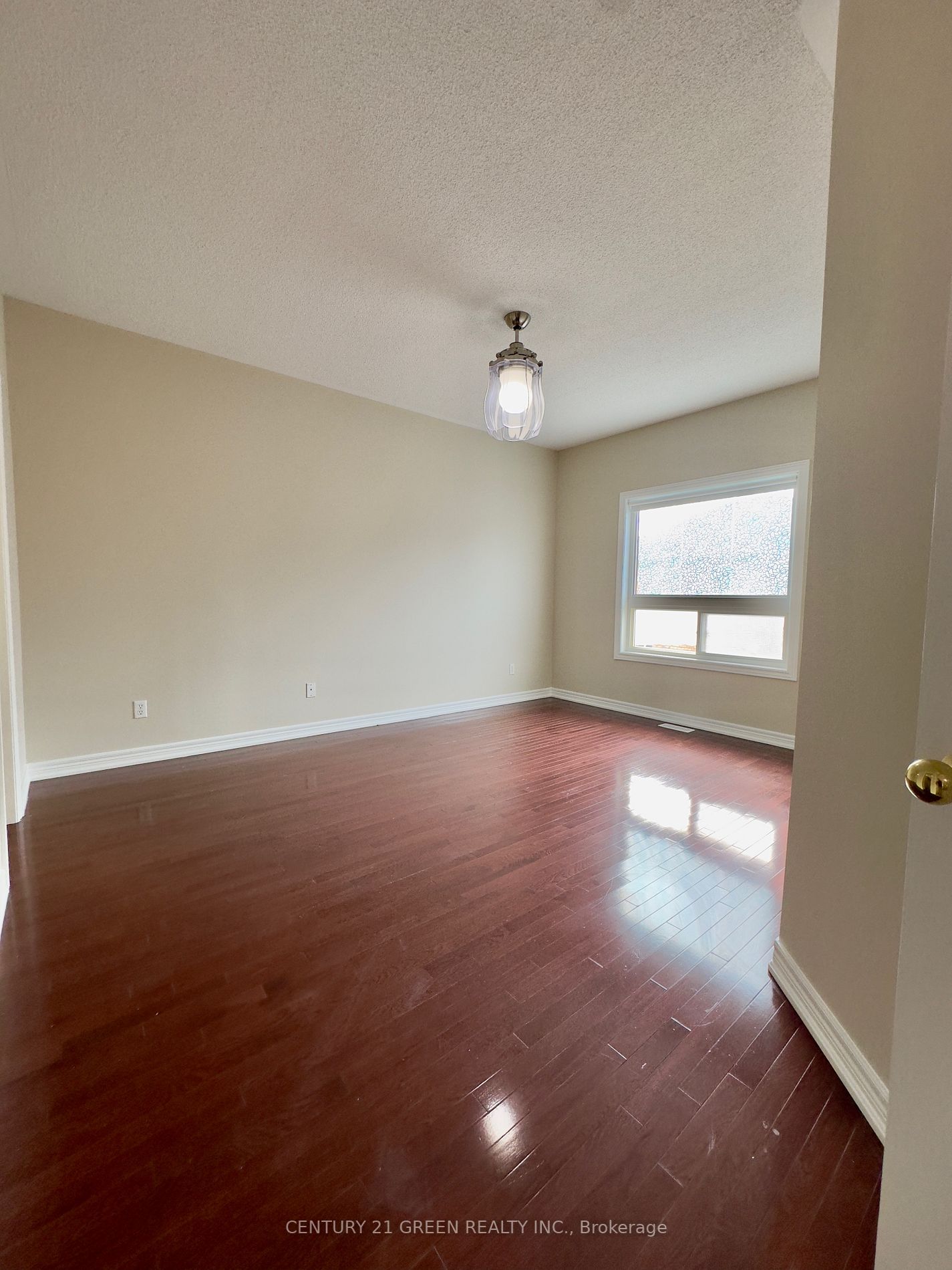 36 Hiberton Cres