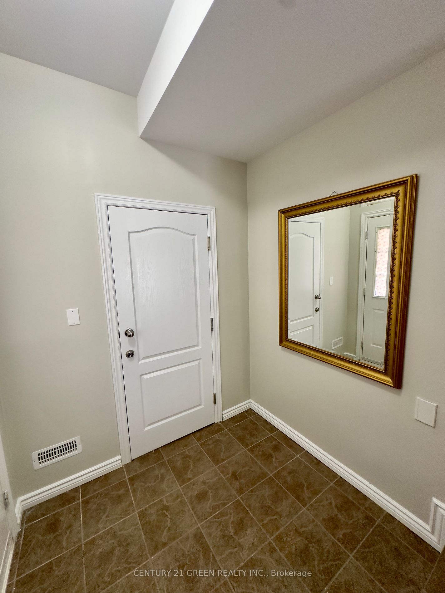 36 Hiberton Cres