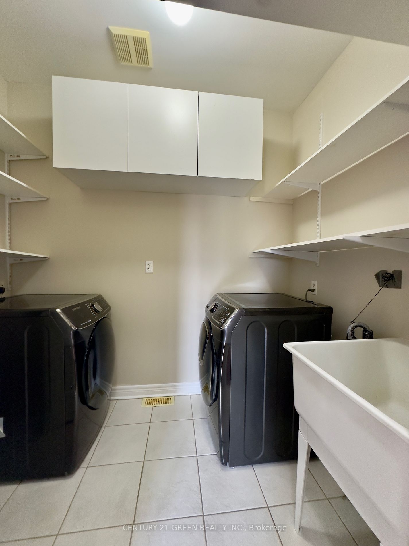 36 Hiberton Cres