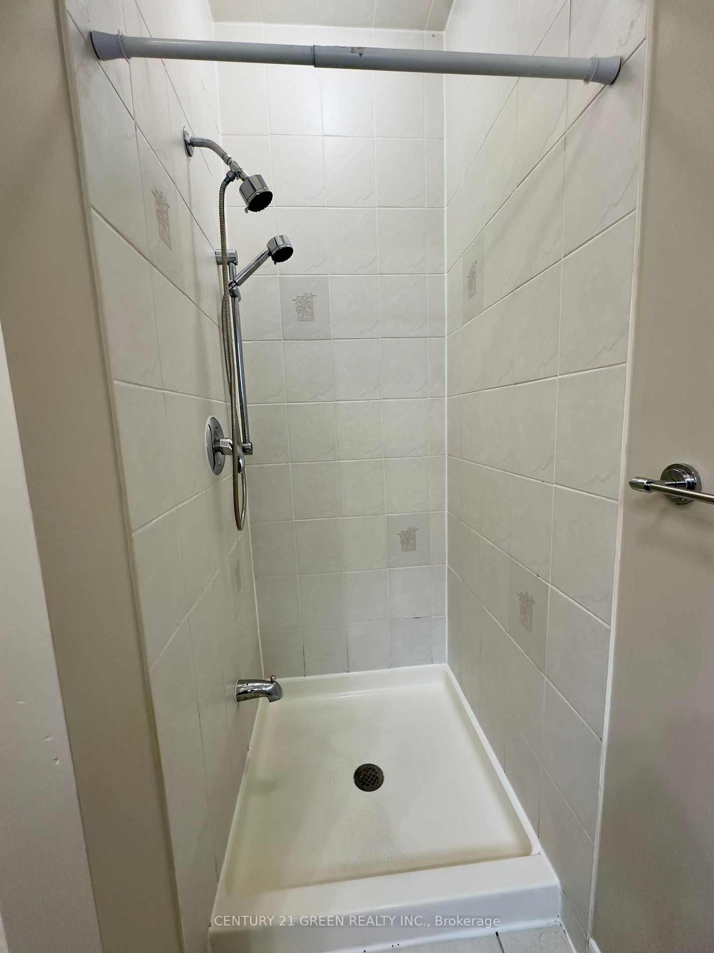 36 Hiberton Cres