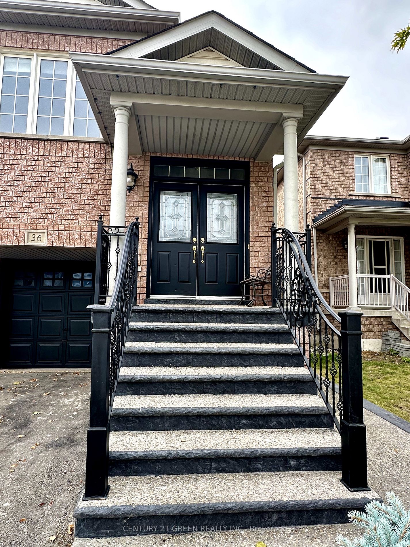 36 Hiberton Cres
