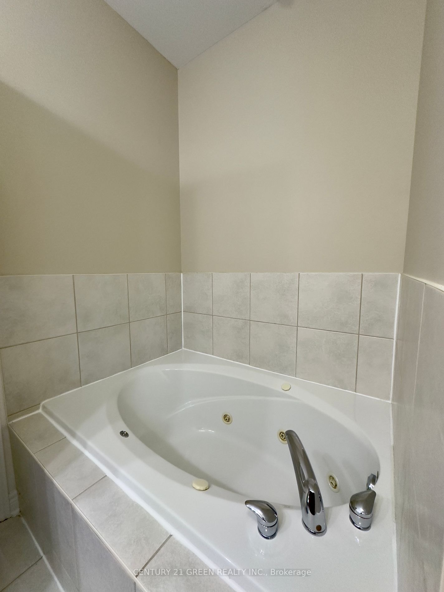 36 Hiberton Cres