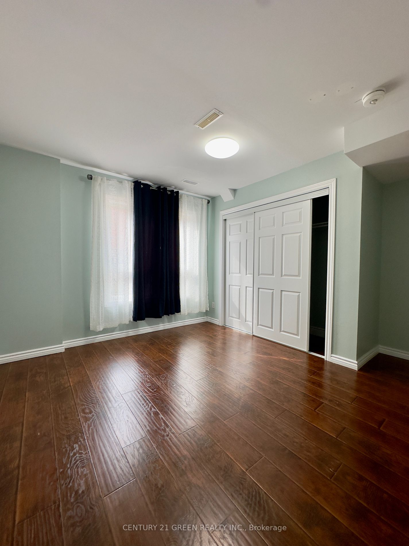 36 Hiberton Cres