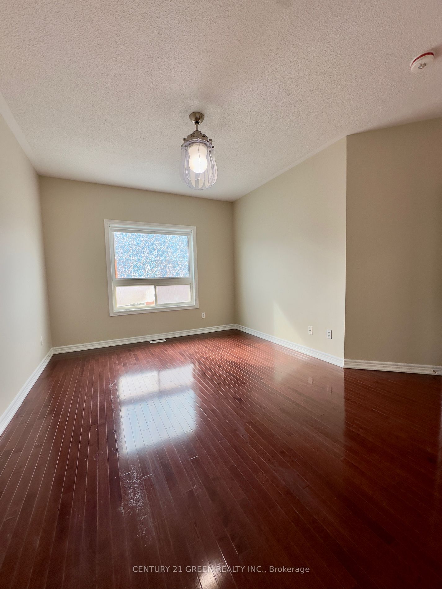 36 Hiberton Cres