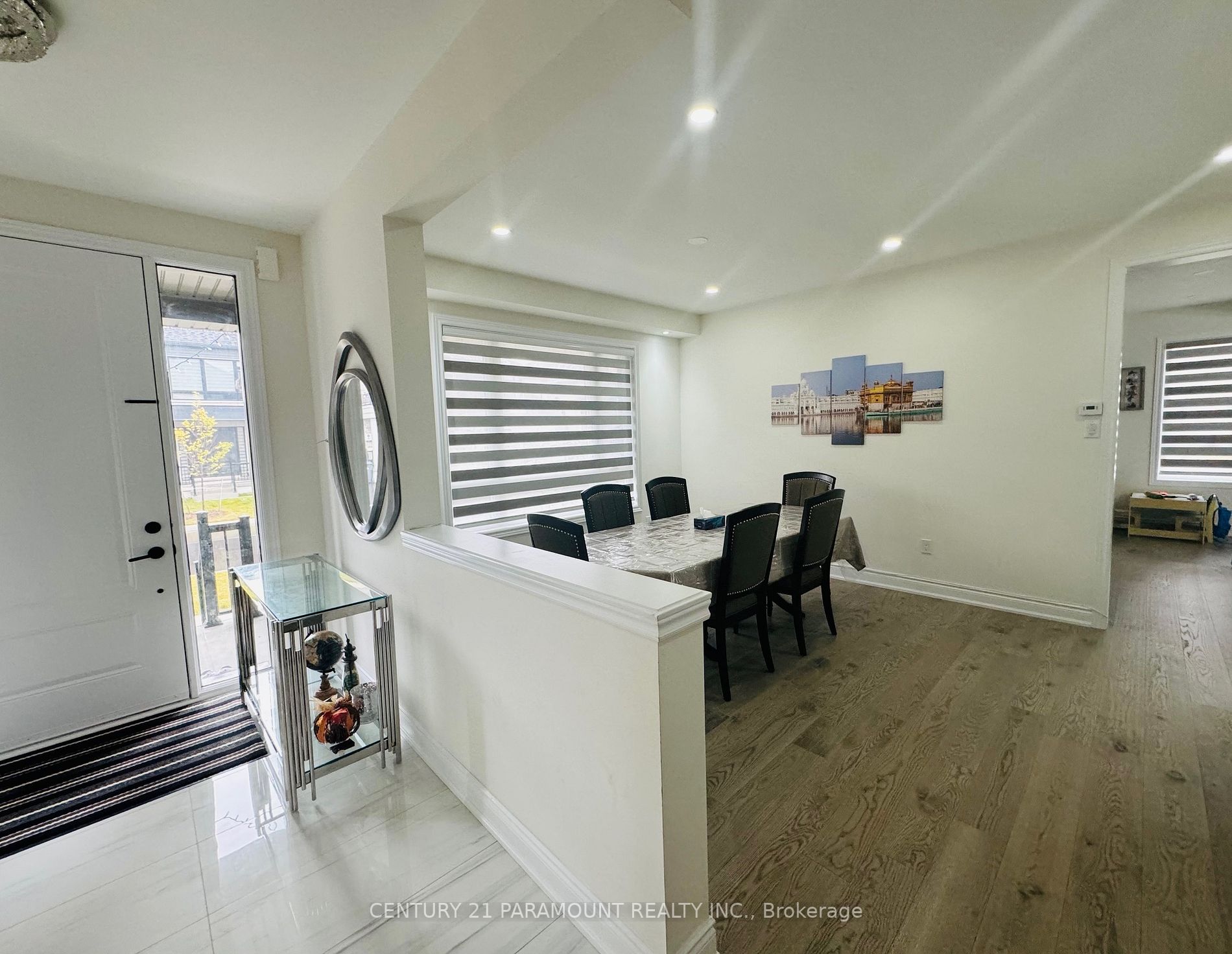 13 Lowell Cres