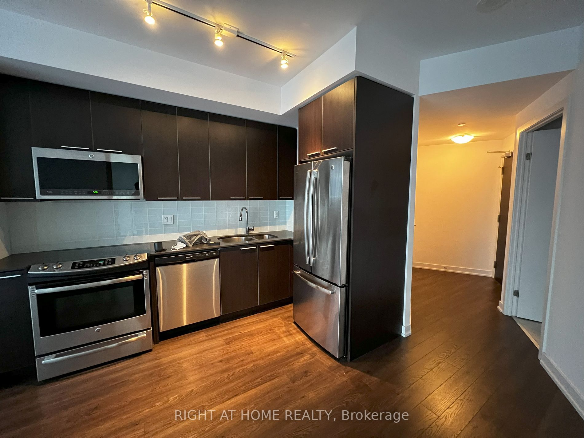 10 Park Lawn Rd N, #522