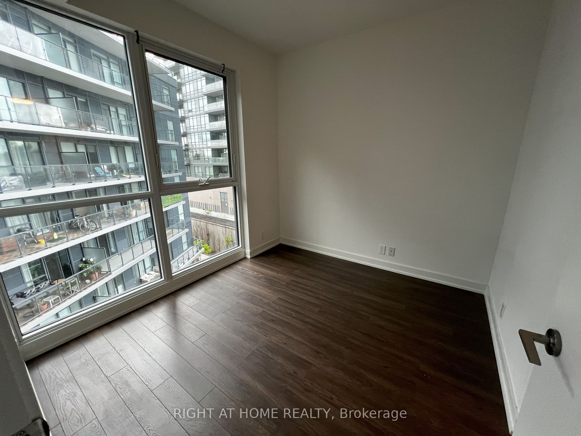 10 Park Lawn Rd N, #522