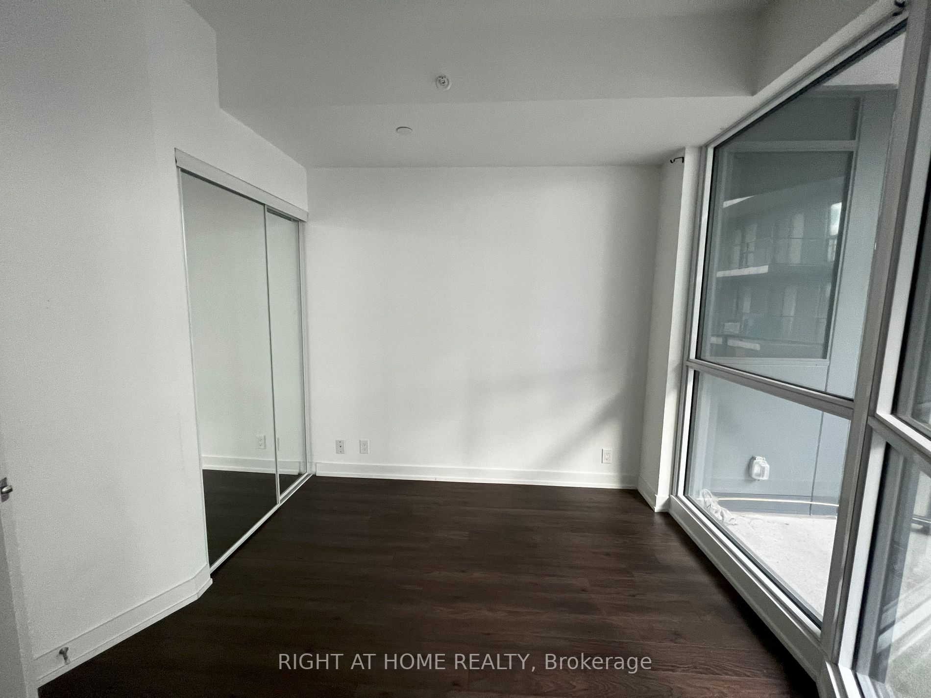 10 Park Lawn Rd N, #522