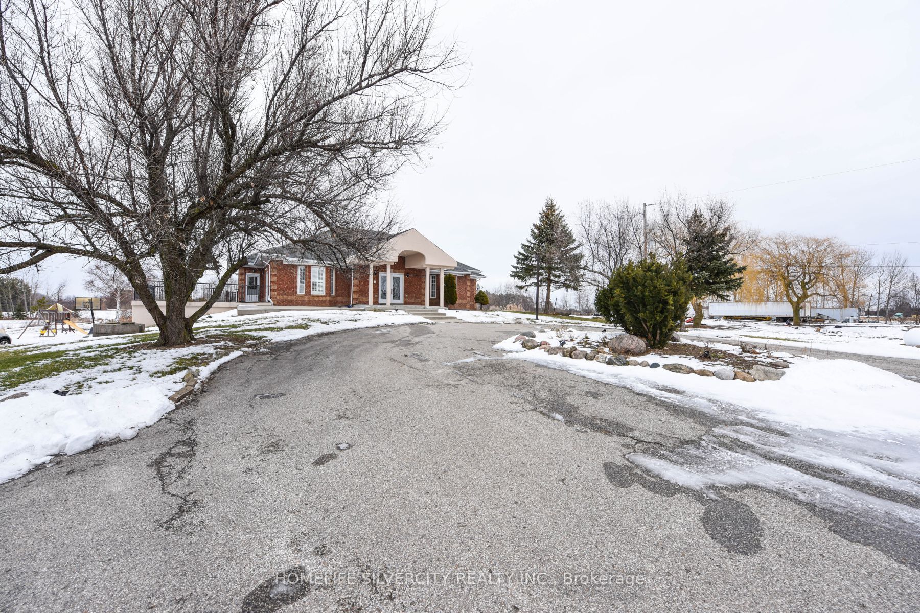 14707 Dixie Rd