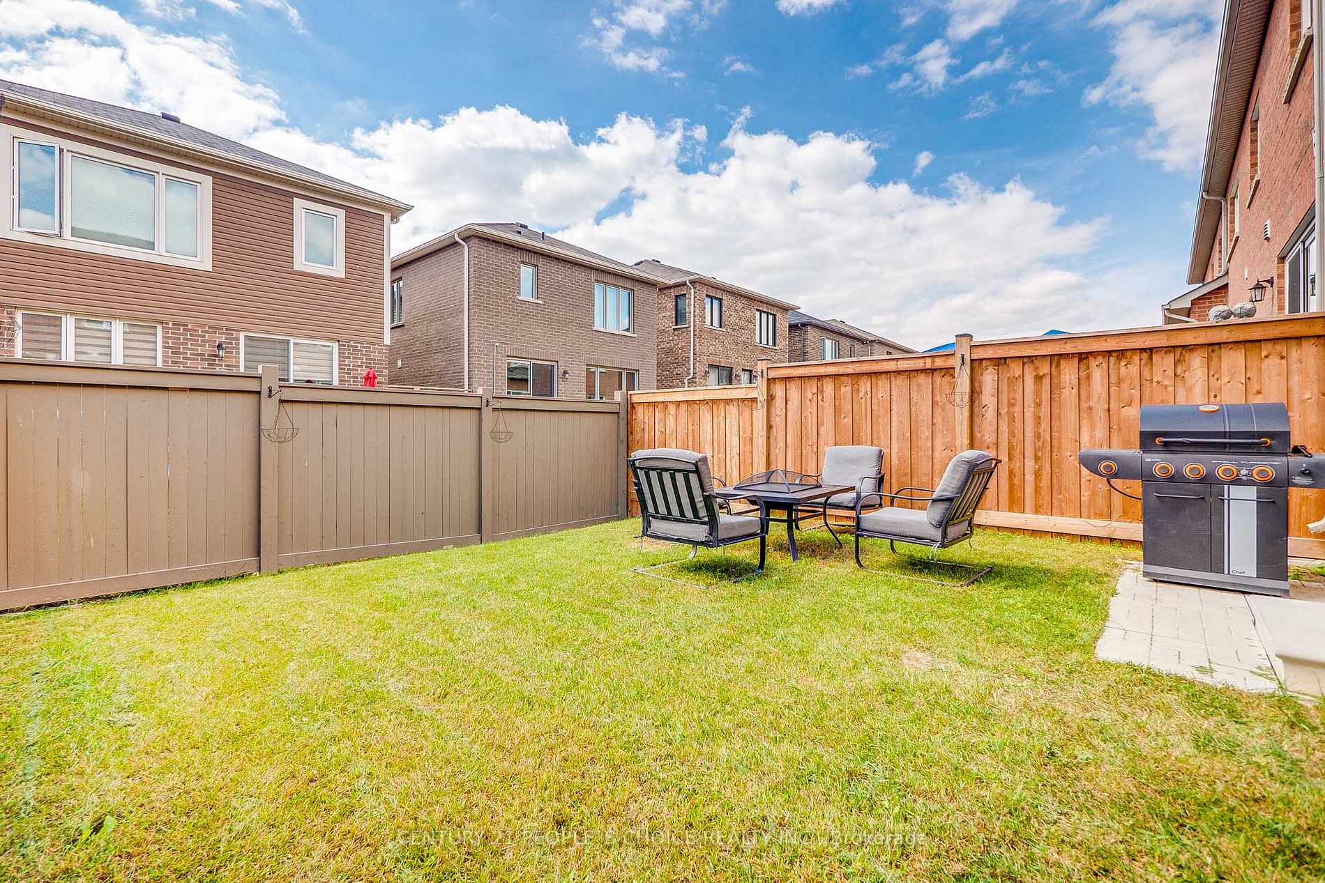 1336 Sycamore Gdns